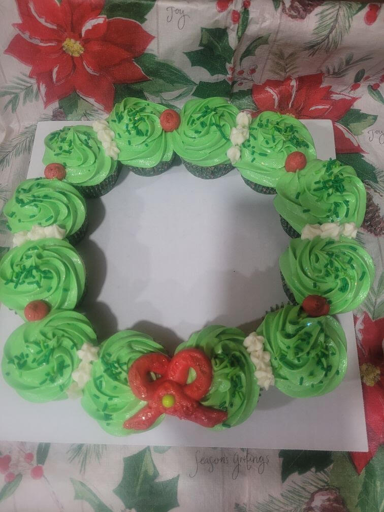 Wreath Pull apart Cupcakes