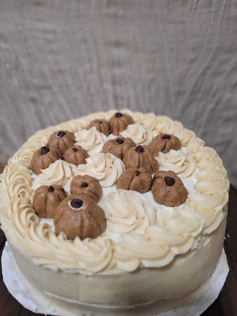 Gingerbread Cake with Biscoff Pumpkins